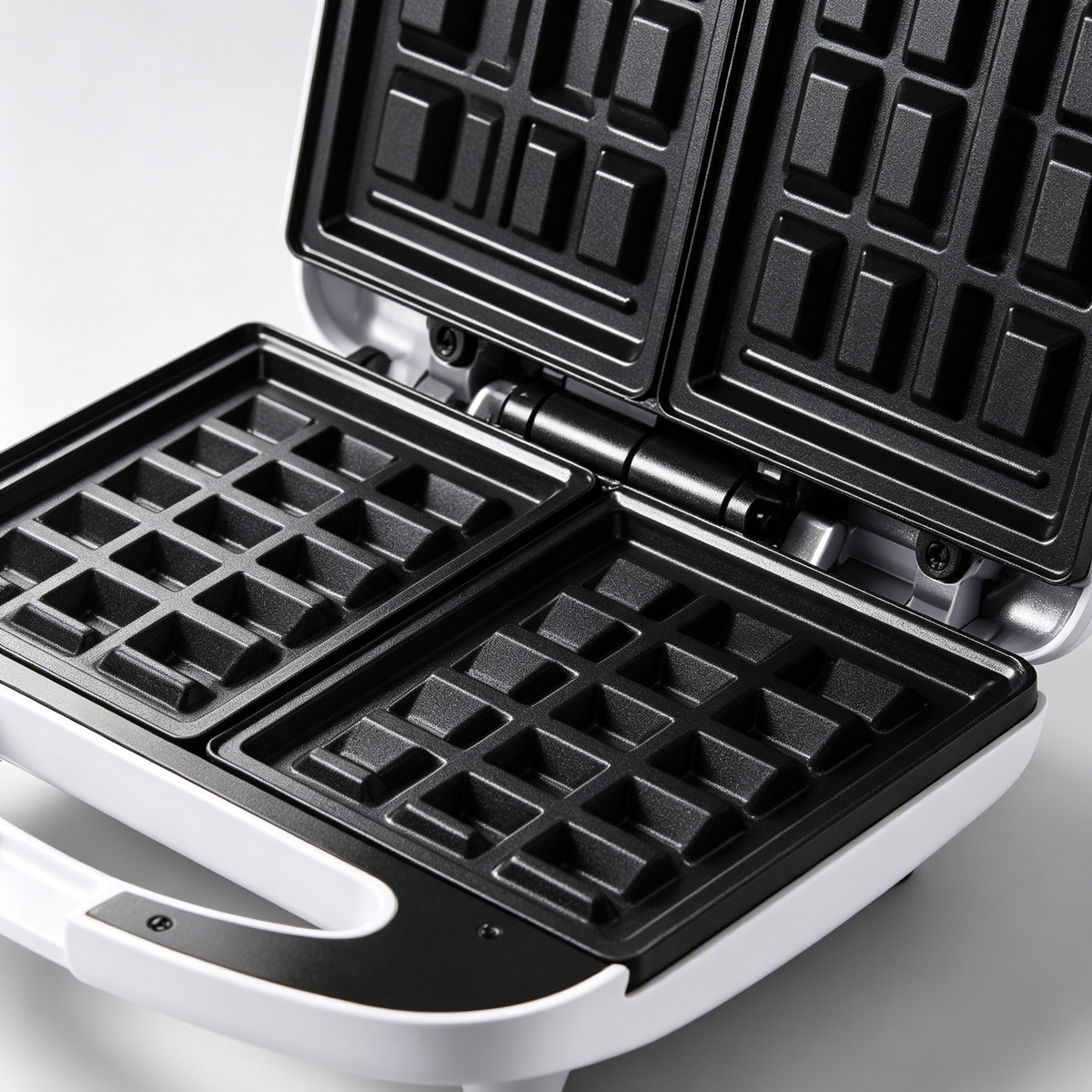 🧇 Waffle Maker | Nonstick Finish | Breakfast | Foodies | Compact Design